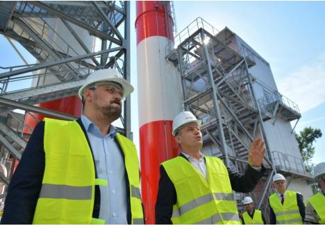 Ministrul Cristian Ghinea, alături de viceprimarul Mircea Mălan, în vizită la noua centrală pe gaz a Oradiei