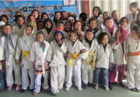 Judo devenise un instrument educațional uimitor pentru fetele tinere din Afganistan. „Ce se va întâmpla acum?”, se întreabă Federația Internațională de profil
