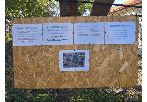 LA LIMITĂ. Cele mai mari întârzieri s-au înregistrat la Școala Lucreția Suciu, unde în aprilie lucrările erau la doar 12,5%. Vineri, însă, constructorii se pregăteau de predare, iar edilii asigurau că elevii vor începe cursurile în sediul reabilitat. Totuși, un panou proptit de gard anunța preventiv că școala „își desfășoară activitatea la noua locație, pe strada Mihai Viteazul 2