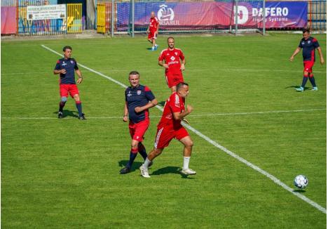 Imagine din timpul meciului din 2023 dintre Fc Bihor și UTA Arad old boy din cadrul Memorialului Dumitru Bunescu, ediția a ÎI-a, scor final 2-2