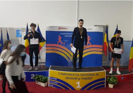 Bihoreanul Mihai Dringo (stânga), legitimat la CSU CSM Oradea a devenit vicecampion la tineret la Naționalele de sală de la București.