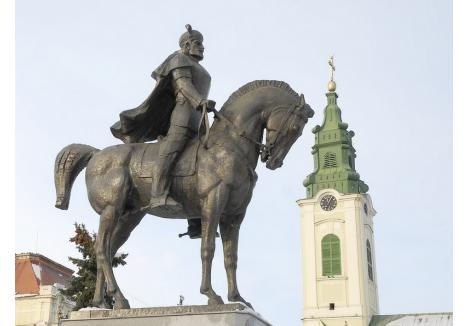 Statuia voievodului Mihai Viteazul urmează să fie mutată în Parcul 1 Decembrie în zona Casei de Cultură a Sindicarelor.