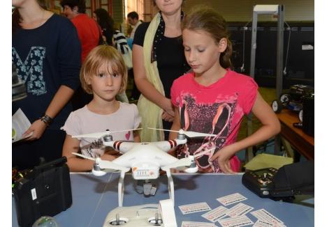 La ediţia din 2015 a Nopţii Cercetătorilor din Universitate, atracţia principală au fost dronele folosite de universitari