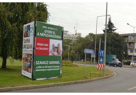 Primăria Oradea şi-a rezervat doar pentru sine posibilitatea montării de prisme publicitare în oraş. Acum, va trebui să-şi anuleze singură privilegiul...