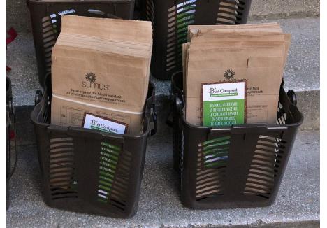Pentru a colecta separat biodeşeurile, orădenii au primit, anul trecut, de la RER Vest saci de hârtie şi coşuri de plastic. Acum, vor primi nişte saci din materiale biodegradabile, mai rezistenţi
