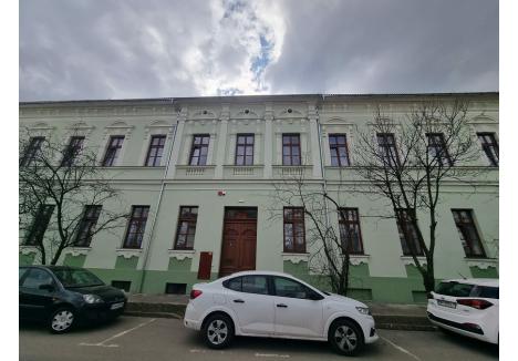 Clădirea pregătită de Eparhia Reformată pentru clasele maghiare ale Școlii Nicolae Bălcescu este pe strada Cuza Vodă nr. 4A (foto: Primăria Oradea)