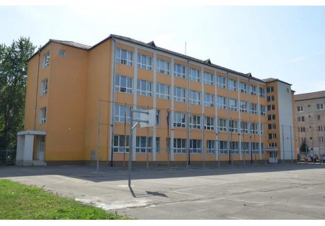 Școala Octavian Goga, de pe strada Cazaban din Oradea, va deveni o structură a școlii Avram Iancu