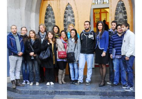 O parte din studenţii Erasmus care au venit să înveţe la Oradea au apărut în faţa jurnaliştilor entuziaşti de experienţa prin care trec