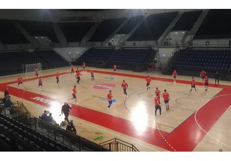 Echipa României, în Oradea Arena (sursa foto: FRH - Federația Română de Handbal)