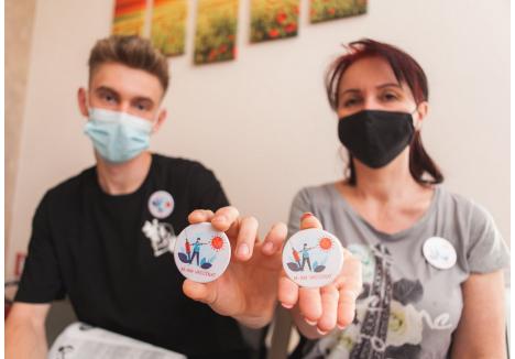 Bihoreni la vaccin în cabinetul medicului de familie din Oşorhei (sursa foto: Facebook, Ioana Mihăilă)