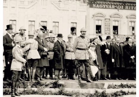text foto: Vizita Regelui Ferdinand şi a Reginei Maria la Oradea în 23 mai 1919.