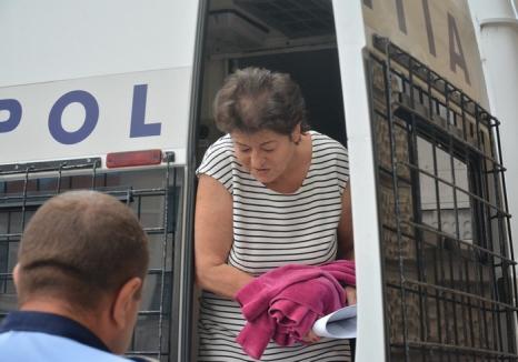 Adjuncta şefului Finanţelor Bihor, Adriana Sime, merge în arest la domiciliu