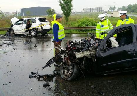 Accident grav pe centură, între un BMW X5 și un Renault Clio: O tânără a decedat, iar o alta a rămas încarcerată (FOTO / VIDEO)