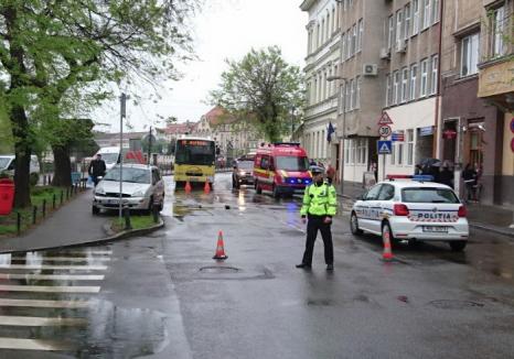 Accident pe Vladimirescu: Un orădean a ajuns în stare gravă la spital, după ce a fost lovit pe trecerea de pietoni (FOTO)