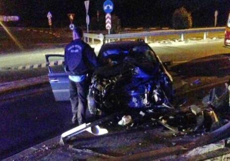 Accident pe centură: Beat turtă la volan, un orădean de 31 de ani a intrat cu mașina în parapeţi!
