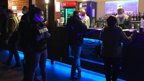 Spărgătorii de chefuri: Poliţiştii au oprit distracţia într-un club din Măgeşti şi în două localuri din Tinca şi Salonta (FOTO / VIDEO)