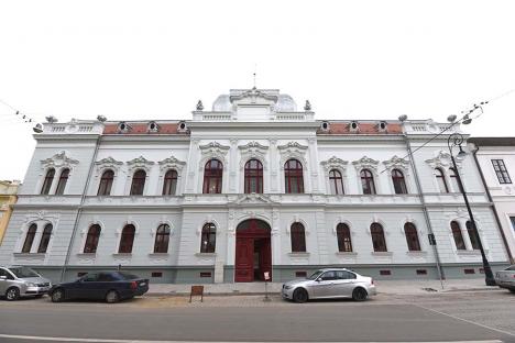 Palat în armonie: Clădirea Filarmonicii din Oradea și-a recăpătat strălucirea (FOTO)