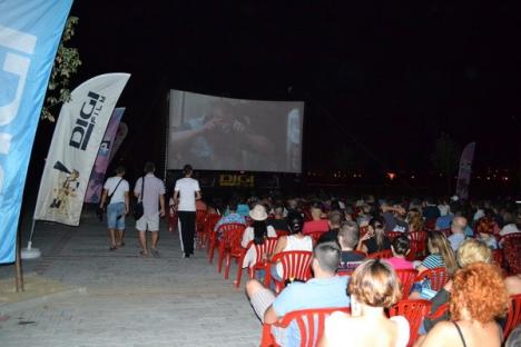 Caravana TIFF la Oradea: Viaţa pe Pământ, într-o singură zi