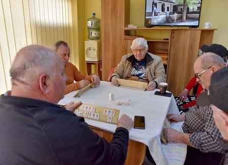 Casele bunicilor: Bătrânii Oradiei și-ar dori ca centrele sociale din cartiere să fie deschise și în weekend (FOTO)