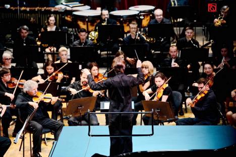 Concert caritabil cu 10 tenori celebri la Oradea. Banii adunaţi vor ajuta copiii bolnavi de cancer să fie trataţi în Italia