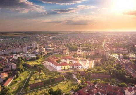 Cetate, caut chiriaşi! După ani de interdicţii, Cetatea Oradea se deschide pentru locatari