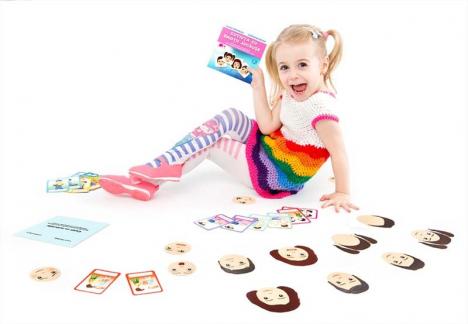 Jucăriile cu poveşti: O orădeancă a devenit populară în toată ţara fiindcă îi învaţă pe copii să pronunţe corect prin jocuri inedite