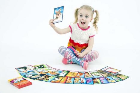 Jucăriile cu poveşti: O orădeancă a devenit populară în toată ţara fiindcă îi învaţă pe copii să pronunţe corect prin jocuri inedite