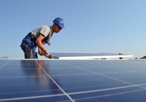 Eco-investiţii: Bihorenii vor putea obţine bani pentru panouri fotovoltaice, electrocasnice şi autoturisme de la Administraţia Fondului de Mediu