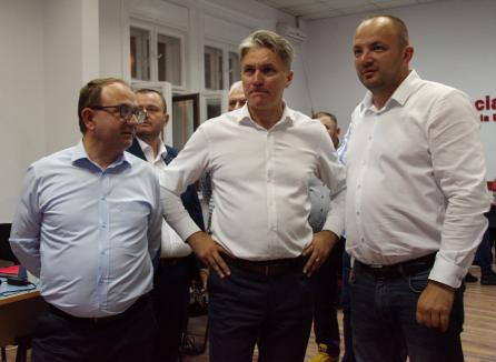 PSD-iștii bihoreni, la aflarea rezultatelor exit-poll-urilor: „Țara merge pe drumul cel bun”. Sunt „rezervat-optimiști” pentru scorul din Bihor (FOTO/VIDEO)