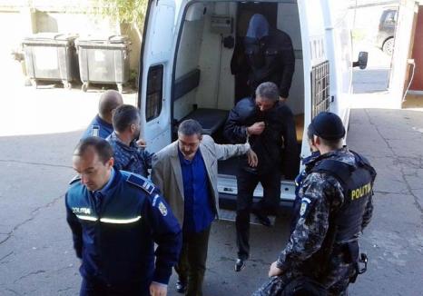 'Regizorul' trântelilor: Consultantul care aranja licitaţiile primăriilor UDMR din Bihor a fost arestat pentru trafic de influenţă şi şantaj
