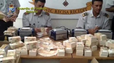 Bani pentru mafie: Bancnote false în valoare de 28 milioane de euro, produse inclusiv în Oradea, au fost confiscate în Italia! (FOTO)