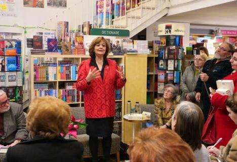 Ana Blandiana, lansare la librăria Humanitas din Oradea: „Doar poezia m-a salvat când a murit soțul meu!” (FOTO / VIDEO)