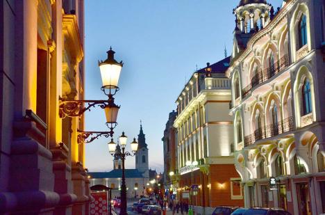 Oradea ieri, Oradea azi: Scurtă istorie a iluminatului arhitectural din oraş (FOTO)