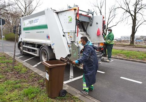 Cum aruncăm biodeşeurile? RER Vest le explică orădenilor cum se colectează corect deşeurile pentru pubelele maro