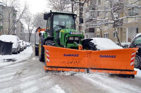 Oradea, la testul alb: 900 de tone de antiderapant au fost împrăştiate pe străzile oraşului