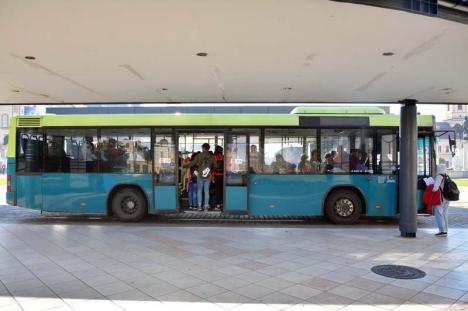 Ne enervează: Autobuzele cumpărate de OTL din Olanda nu au decât două uşi