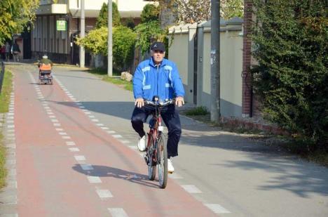 Pistele de biciclete, curăţate de RER