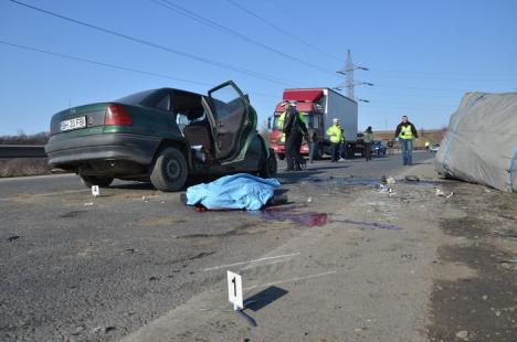 Accident între Oradea şi Biharia: Un bărbat de 59 de ani a murit (FOTO/VIDEO)