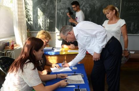 Mang, la referendum: "Am votat pentru o Românie în care să trăim fără frica de a vorbi la telefon" (FOTO)