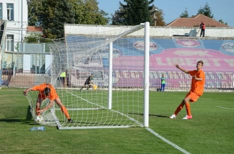 Niculescu a debutat "acasă" cu victorie: FC Bihor a bătut Luceafărul cu 2-1 (FOTO)