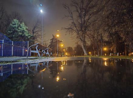 Sărbători ultracentrale: Ca să nu facă risipă, Primăria Oradea a limitat iluminatul de Crăciun la centrul orașului (FOTO)