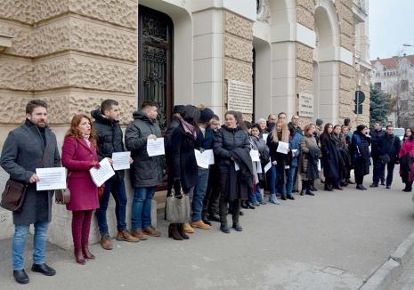 Toți vor bani! Tot mai mulți bugetari din Bihor se judecă cu statul sau amenință cu greve pentru salarii mai mari