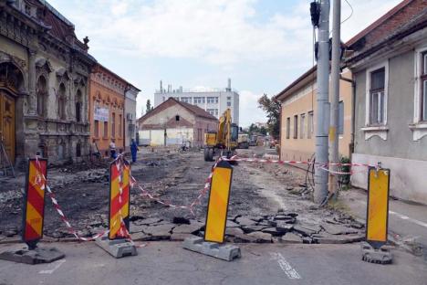 (Dez)organizare de şantier! Oprite peste vară, şantierele vor da toată Oradea peste cap după începerea şcolii (FOTO)