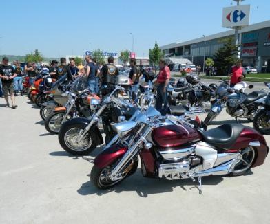 Tare pe motoare: White Wolves MC a deschis sezonul motocilistic printr-un marş cu 200 de bikeri (FOTO)