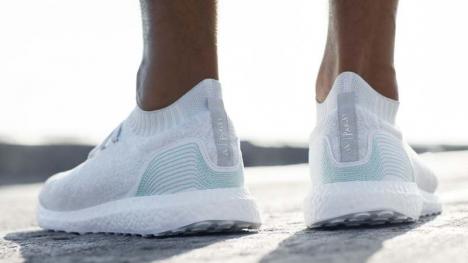 Adidas... reciclat: Încălţămintele vor fi făcute doar din plastic revalorificat