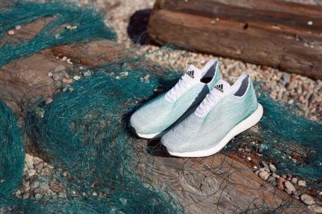 Pantofi Adidas din deşeurile din oceane