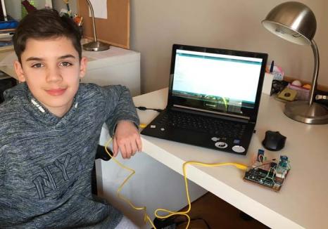 Creator de viitor: La doar 12 ani, orădeanul Andrei Covaci a impresionat IT-işti din întreaga lume cu un dispozitiv ce detectează poluarea