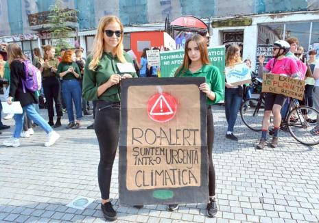 S-au trezit tinerii! Cine sunt fetele din Oradea care au mobilizat locuitorii la protestele ecologiste