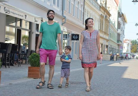 Fani de Oradea: Pentru o familie româno-slovacă din Bruxelles, oraşul de pe Crişul Repede este destinaţia preferată de vacanţă