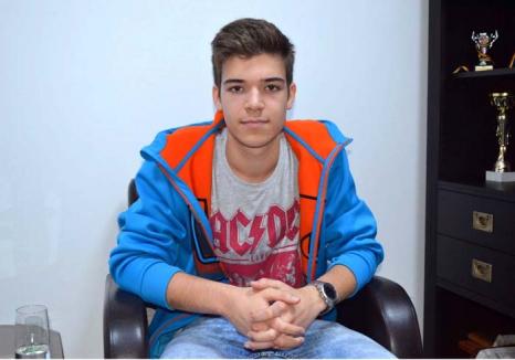 Bun... de gură! Un licean din Oradea s-a dovedit a fi unul dintre cei mai buni tineri oratori din lume (VIDEO)